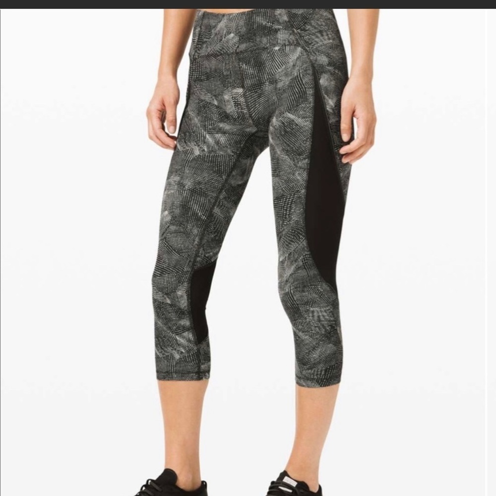 Lululemon Run Off Route Crops with pocket - barely worn